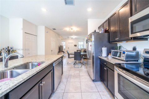 Touwnhouse à vendre à Fort Lauderdale, Floride: 3 chambres, 142.98 m2 № 2010109 - photo 8