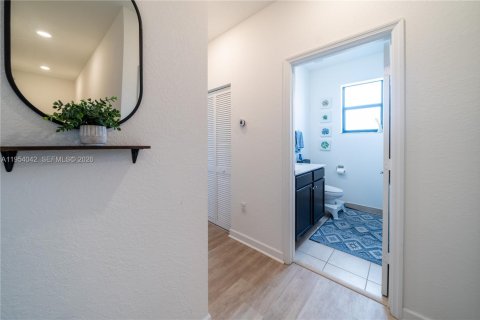 Touwnhouse à vendre à Fort Lauderdale, Floride: 3 chambres, 142.98 m2 № 2010109 - photo 19