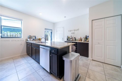 Touwnhouse à vendre à Fort Lauderdale, Floride: 3 chambres, 142.98 m2 № 2010109 - photo 11