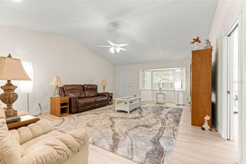 House in Ocala, Florida 2 bedrooms, 172.43 sq.m. № 1912035 - photo 7