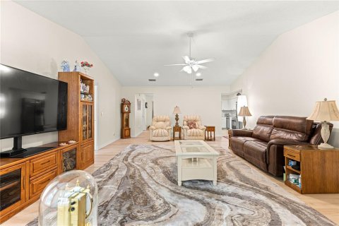House in Ocala, Florida 2 bedrooms, 172.43 sq.m. № 1912035 - photo 8