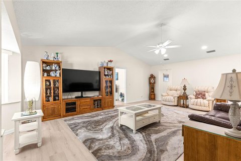 House in Ocala, Florida 2 bedrooms, 172.43 sq.m. № 1912035 - photo 5