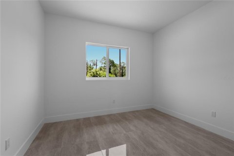 House in Lehigh Acres, Florida 4 bedrooms, 151.62 sq.m. № 2238437 - photo 27
