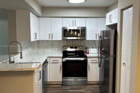 Снять в аренду кондоминиум в Хомстед, Флорида 1 спальня, 60.39м2, № 1948967 - фото 1