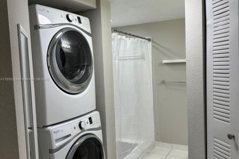 Снять в аренду кондоминиум в Хомстед, Флорида 1 спальня, 60.39м2, № 1948967 - фото 14
