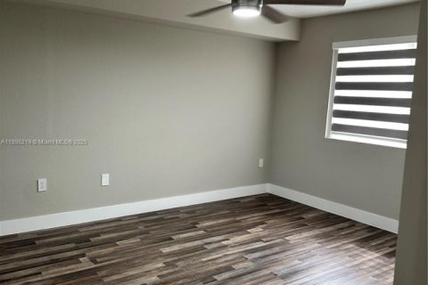 Снять в аренду кондоминиум в Хомстед, Флорида 1 спальня, 60.39м2, № 1948967 - фото 23