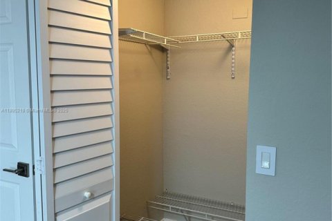 Снять в аренду кондоминиум в Хомстед, Флорида 1 спальня, 60.39м2, № 1948967 - фото 21