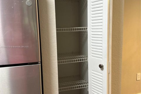 Снять в аренду кондоминиум в Хомстед, Флорида 1 спальня, 60.39м2, № 1948967 - фото 6