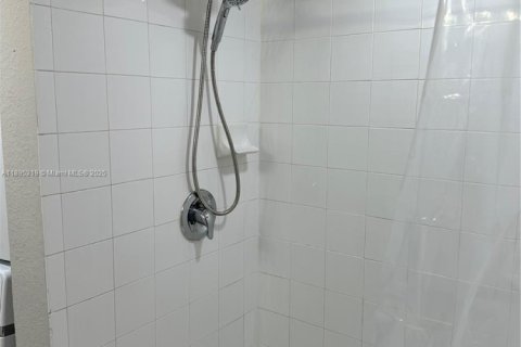 Снять в аренду кондоминиум в Хомстед, Флорида 1 спальня, 60.39м2, № 1948967 - фото 15