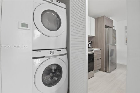 Condominio en venta en Miami, Florida, 2 dormitorios, 77.76 m2 № 2042903 - foto 26