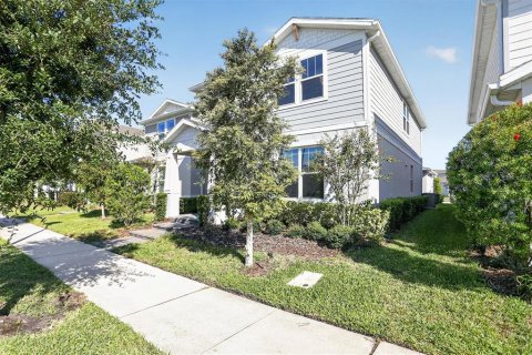 House in Orlando, Florida 4 bedrooms, 190.91 sq.m. № 2389053 - photo 3