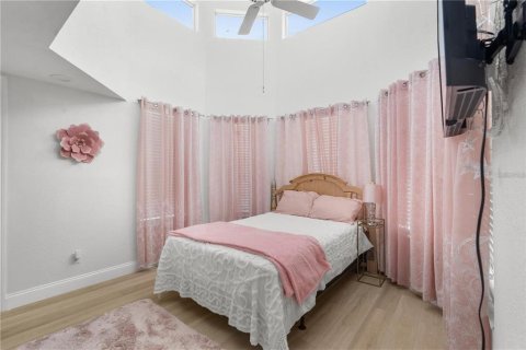 House in Hudson, Florida 6 bedrooms, 186.27 sq.m. № 1810305 - photo 22