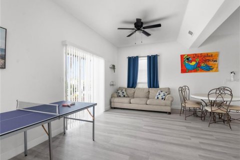 House in Hudson, Florida 6 bedrooms, 186.27 sq.m. № 1810305 - photo 28