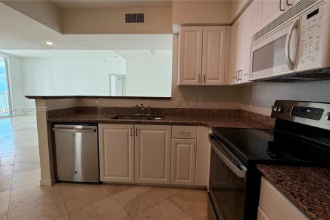 Condo in Miami, Florida, 3 bedrooms № 2185835 - photo 17
