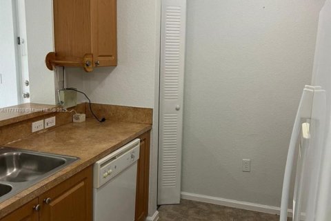 Condominio en alquiler en Homestead, Florida, 2 dormitorios, 83.15 m2 № 1691798 - foto 6
