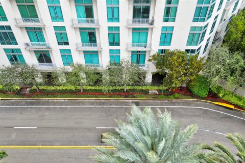 Propiedad comercial en venta en Miami, Florida № 1991083 - foto 13