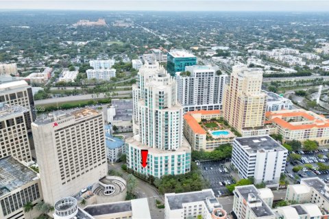 Propiedad comercial en venta en Miami, Florida № 1991083 - foto 4