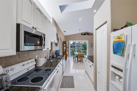 Casa en venta en Palm Coast, Florida, 3 dormitorios, 151.52 m2 № 2385861 - foto 9