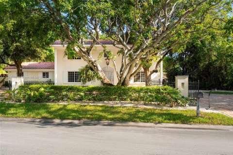 House in Miami, Florida 4 bedrooms, 341.51 sq.m. № 2267622 - photo 21
