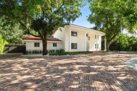 House in Miami, Florida 4 bedrooms, 341.51 sq.m. № 2267622 - photo 22