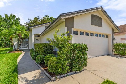 House in Orlando, Florida 3 bedrooms, 122.72 sq.m. № 1786075 - photo 2