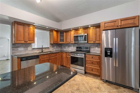 House in Orlando, Florida 3 bedrooms, 122.72 sq.m. № 1786075 - photo 9