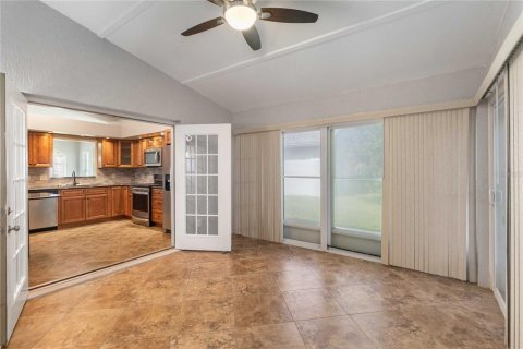 House in Orlando, Florida 3 bedrooms, 122.72 sq.m. № 1786075 - photo 17
