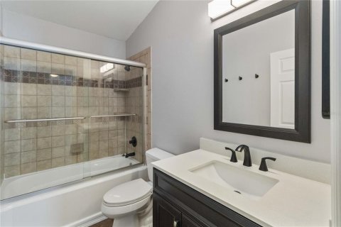 House in Orlando, Florida 3 bedrooms, 122.72 sq.m. № 1786075 - photo 15