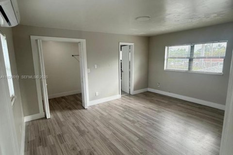 Villa ou maison à louer à Miami, Floride: 2 chambres, 229.75 m2 № 1976772 - photo 11