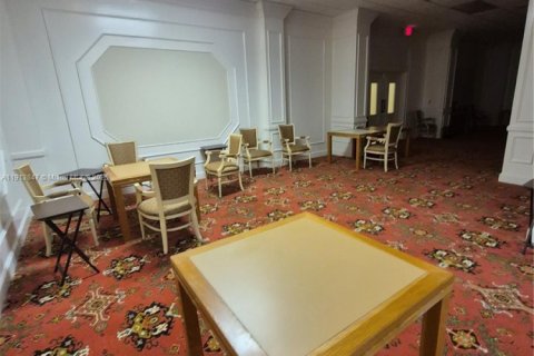 Condo in Hollywood, Florida, 2 bedrooms  № 1968511 - photo 9