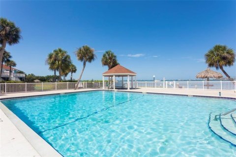 Condo in Saint Petersburg, Florida, 2 bedrooms  № 1883609 - photo 20