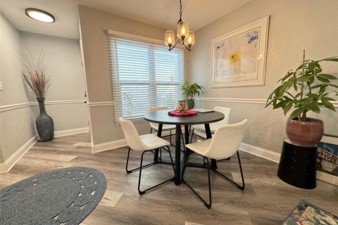 Condo in Saint Petersburg, Florida, 2 bedrooms  № 1883609 - photo 4