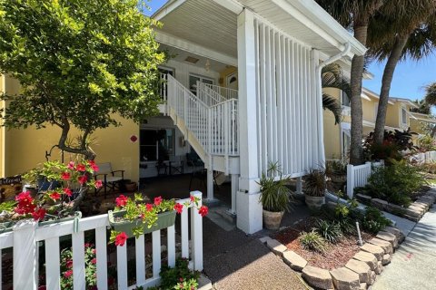 Condo in Saint Petersburg, Florida, 2 bedrooms  № 1883609 - photo 2