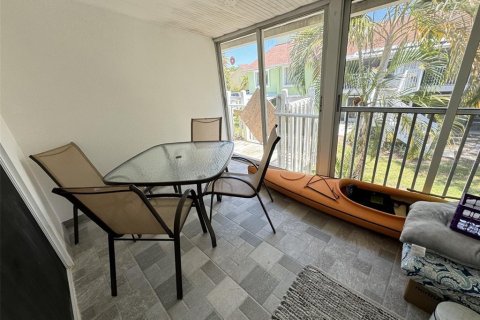 Condo in Saint Petersburg, Florida, 2 bedrooms  № 1883609 - photo 19
