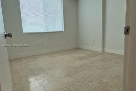 Condo in Hollywood, Florida, 2 bedrooms  № 2089661 - photo 7