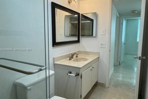 Condo in Hollywood, Florida, 2 bedrooms  № 2089661 - photo 5