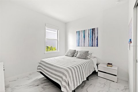 Casa en venta en Orlando, Florida, 4 dormitorios, 171.78 m2 № 2210337 - foto 15