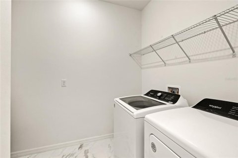 Casa en venta en Orlando, Florida, 4 dormitorios, 171.78 m2 № 2210337 - foto 13
