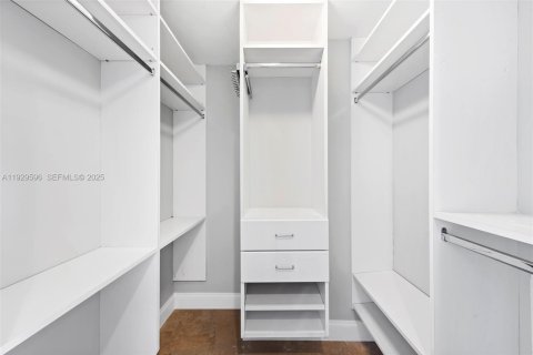 Снять в аренду кондоминиум в Майами-Бич, Флорида 2 спальни, 130.06м2, № 1988554 - фото 28