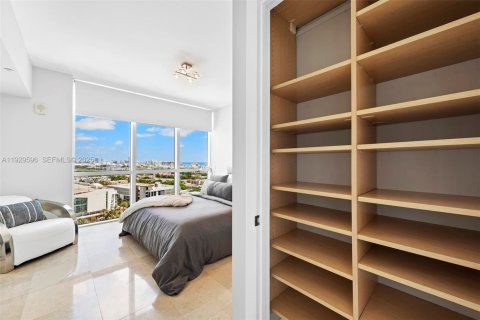 Снять в аренду кондоминиум в Майами-Бич, Флорида 2 спальни, 130.06м2, № 1988554 - фото 26