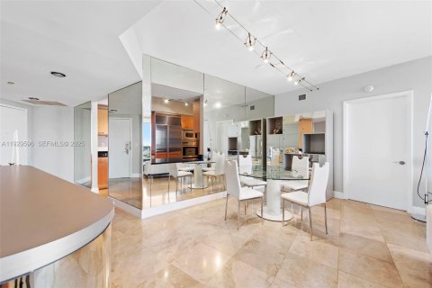 Снять в аренду кондоминиум в Майами-Бич, Флорида 2 спальни, 130.06м2, № 1988554 - фото 13