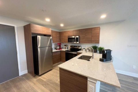 Condo in Orlando, Florida, 2 bedrooms  № 2237714 - photo 3