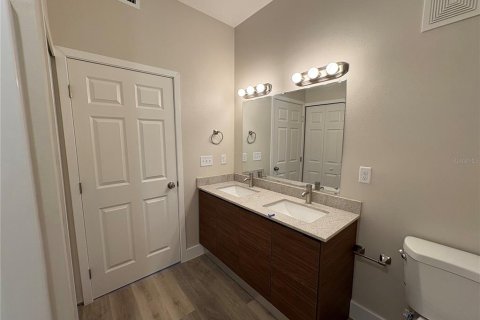 Condo in Orlando, Florida, 2 bedrooms  № 2237714 - photo 23