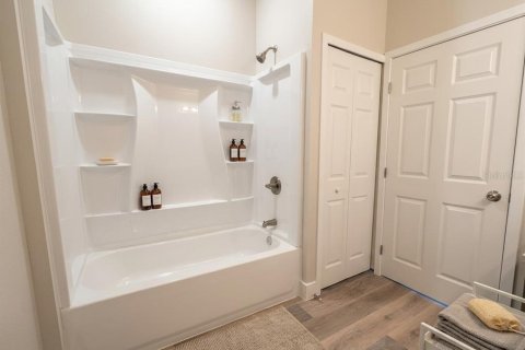 Condo in Orlando, Florida, 2 bedrooms  № 2237714 - photo 17
