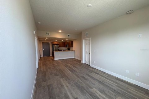 Condo in Orlando, Florida, 2 bedrooms  № 2237714 - photo 9