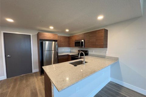 Condo in Orlando, Florida, 2 bedrooms  № 2237714 - photo 4
