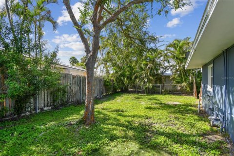 Casa en alquiler en Clearwater, Florida, 2 dormitorios, 67.63 m2 № 1850163 - foto 22