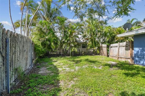 Casa en alquiler en Clearwater, Florida, 2 dormitorios, 67.63 m2 № 1850163 - foto 25