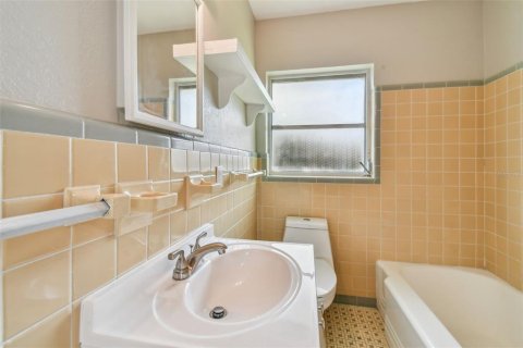 Casa en alquiler en Clearwater, Florida, 2 dormitorios, 67.63 m2 № 1850163 - foto 13