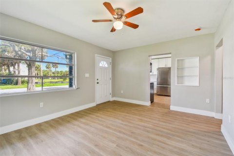 Casa en alquiler en Clearwater, Florida, 2 dormitorios, 67.63 m2 № 1850163 - foto 5